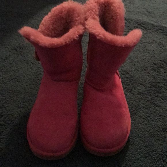 Pink uggs - Picture 1 of 4